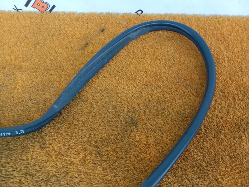 Уплотнитель проема двери