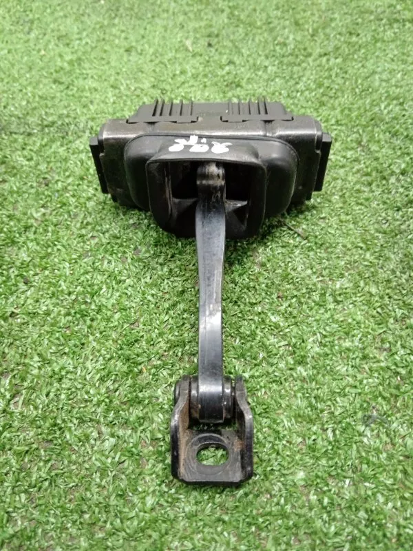 Ограничитель двери