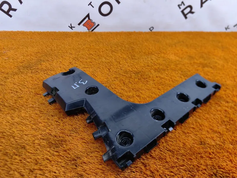 Кронштейн заднего бампера