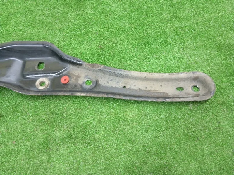 Крепление глушителя