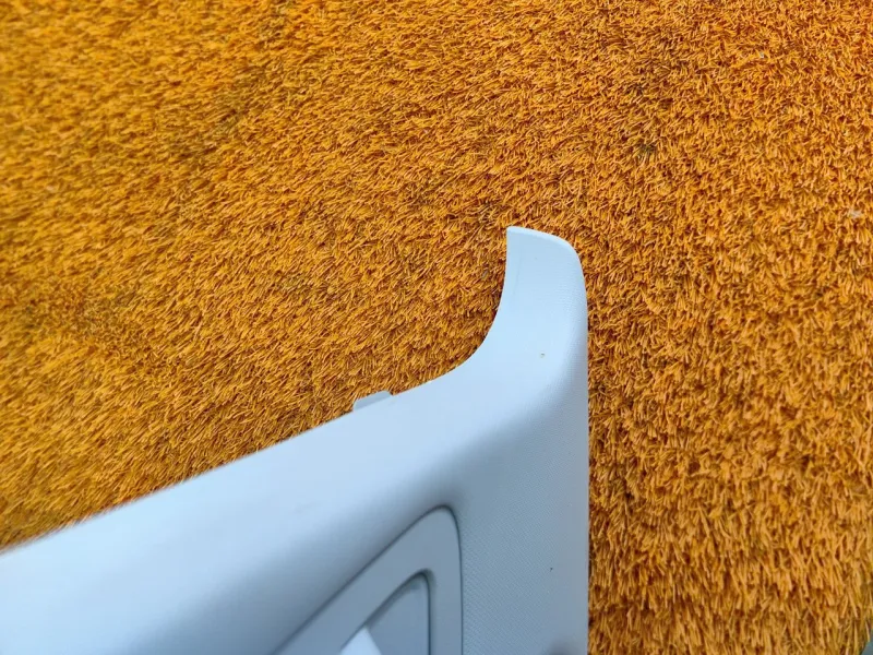 Обшивка центральной стойки