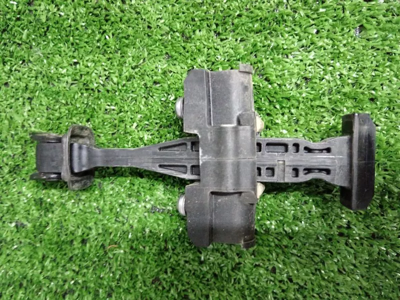 Ограничитель двери