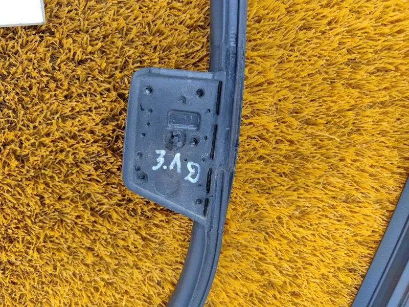 Уплотнитель двери