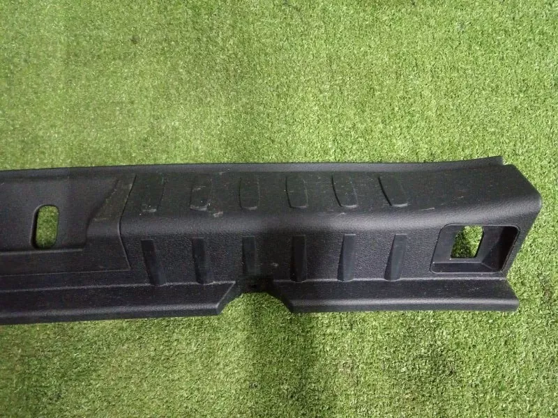 Накладка замка багажника