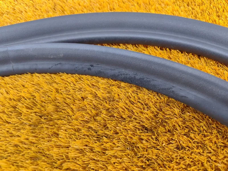 Уплотнитель проема двери