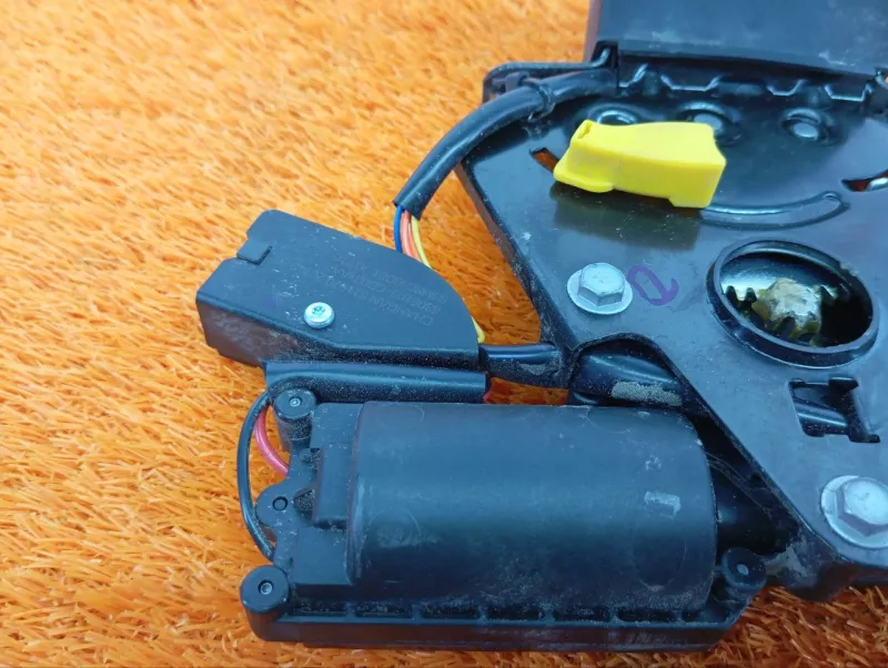 Замок багажника