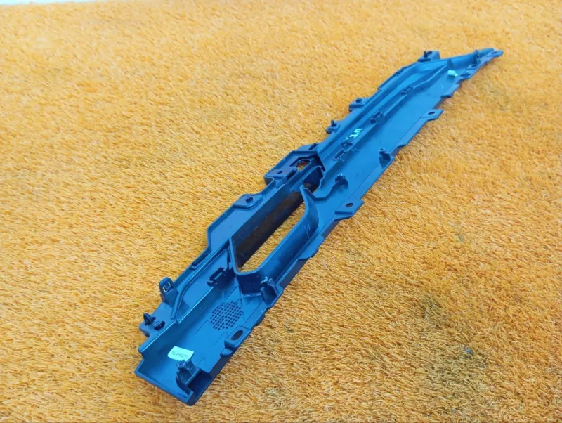 Накладка обшивки двери