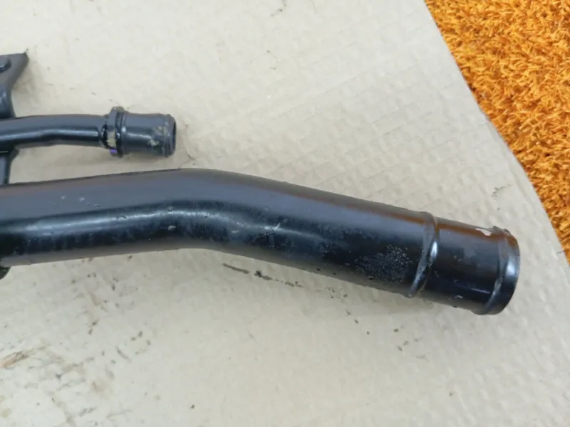 Горловина топливного бака