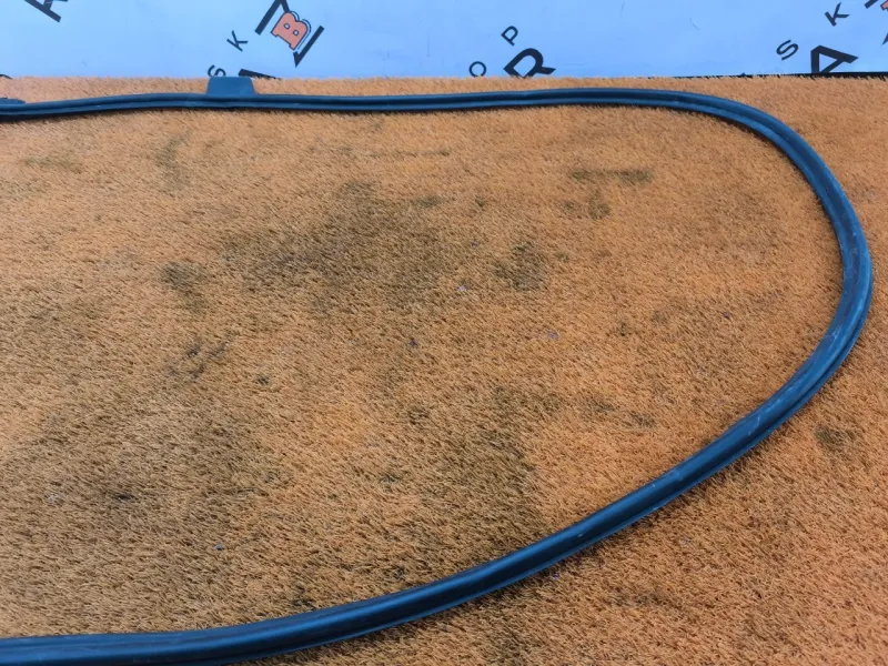 Уплотнитель двери