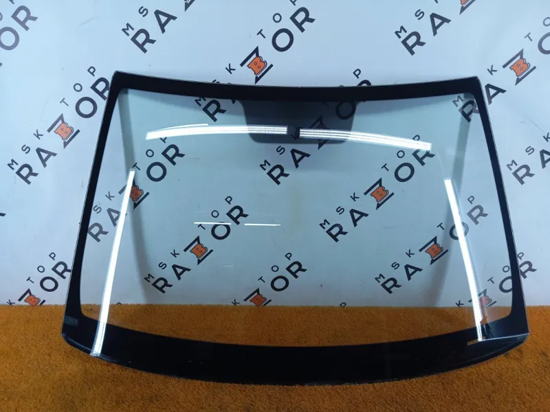 Стекло лобовое