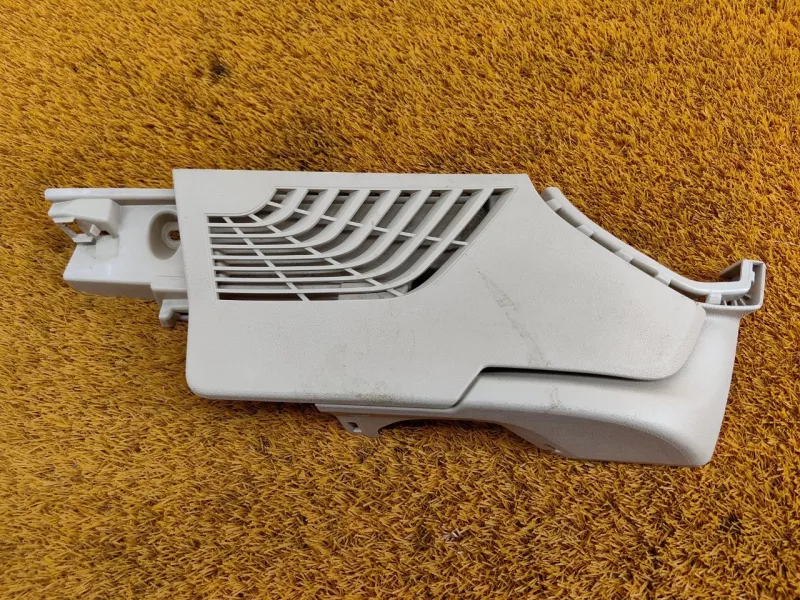 Обшивка багажника