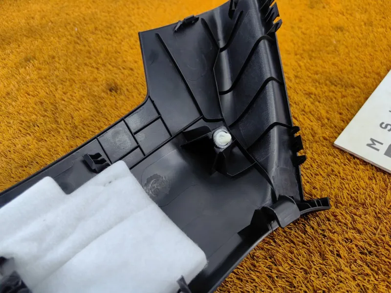 Накладка на стойку кузова