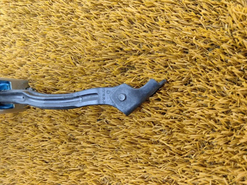 Ограничитель двери