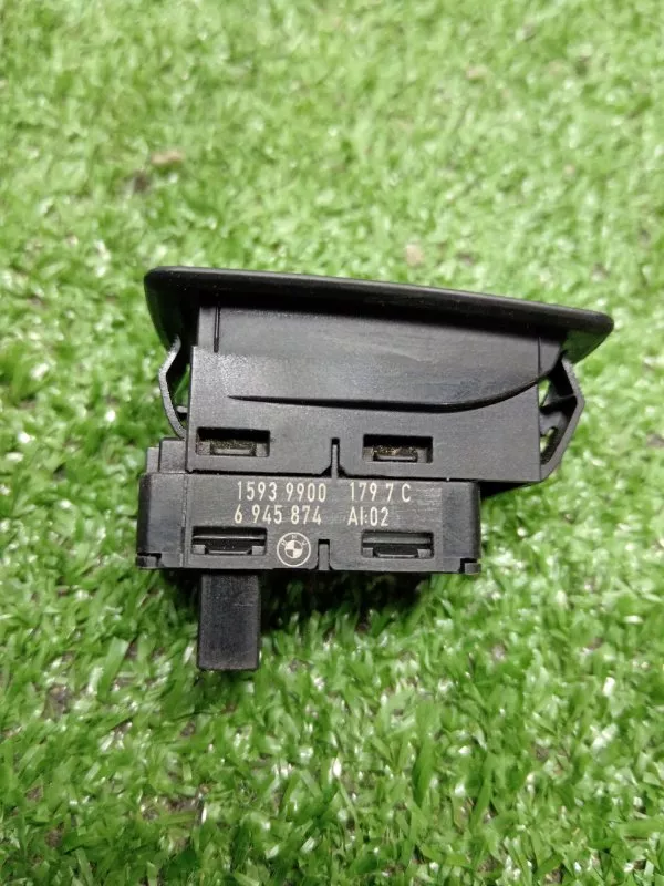 Кнопка стеклоподъемника