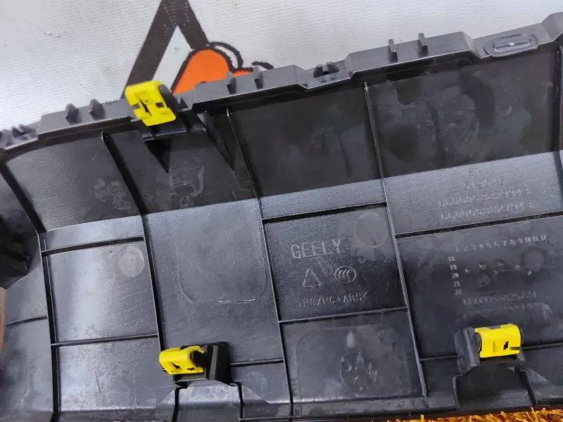 Декоративная накладка торпедо