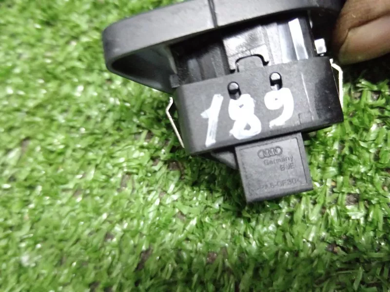 Кнопка центрального замка