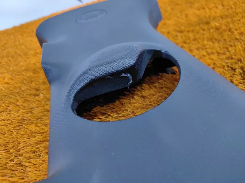 Обшивка центральной стойки