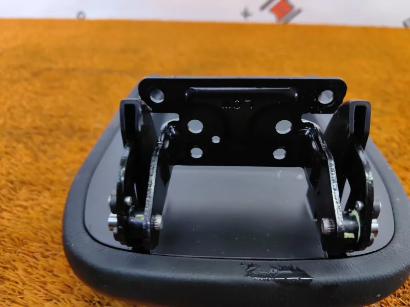 Подлокотник