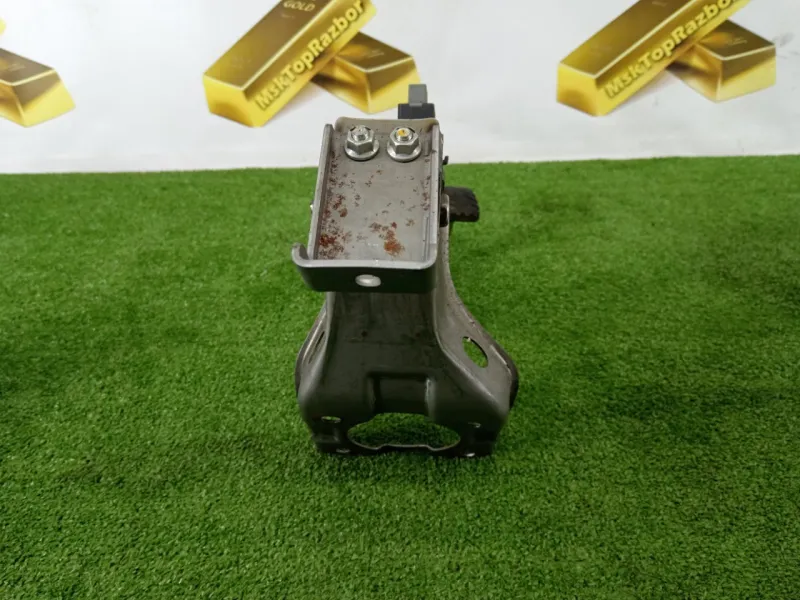 Педаль сцепления