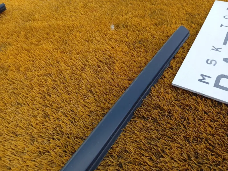 Уплотнитель стекла двери