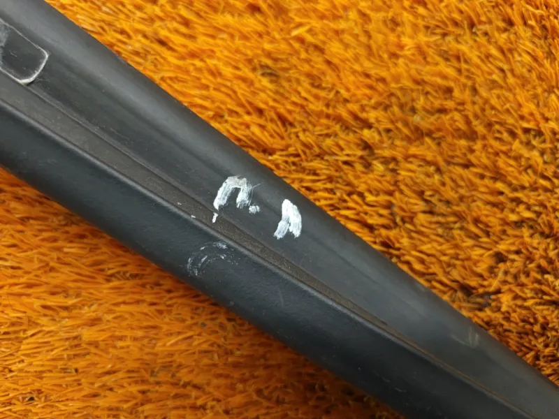 Уплотнитель двери