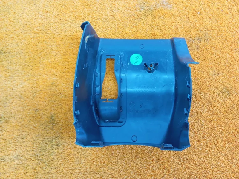 Кожух рулевой колонки