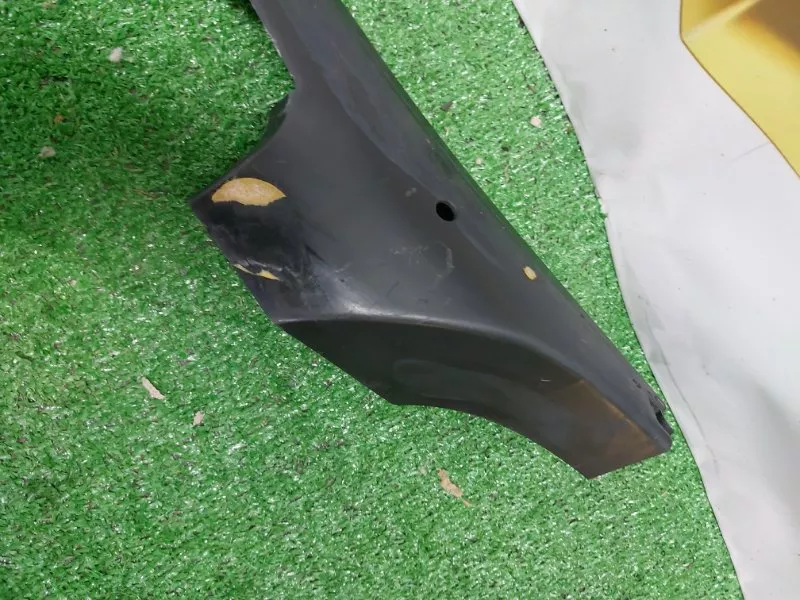 Кронштейн обшивки двери