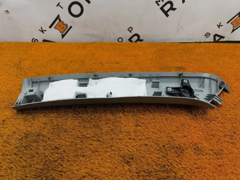 Накладка на стойку кузова