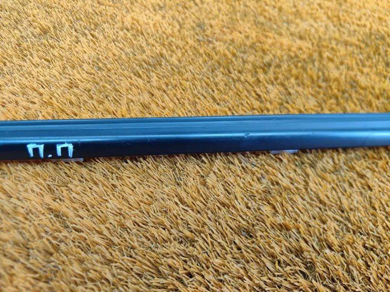 Молдинг стекла