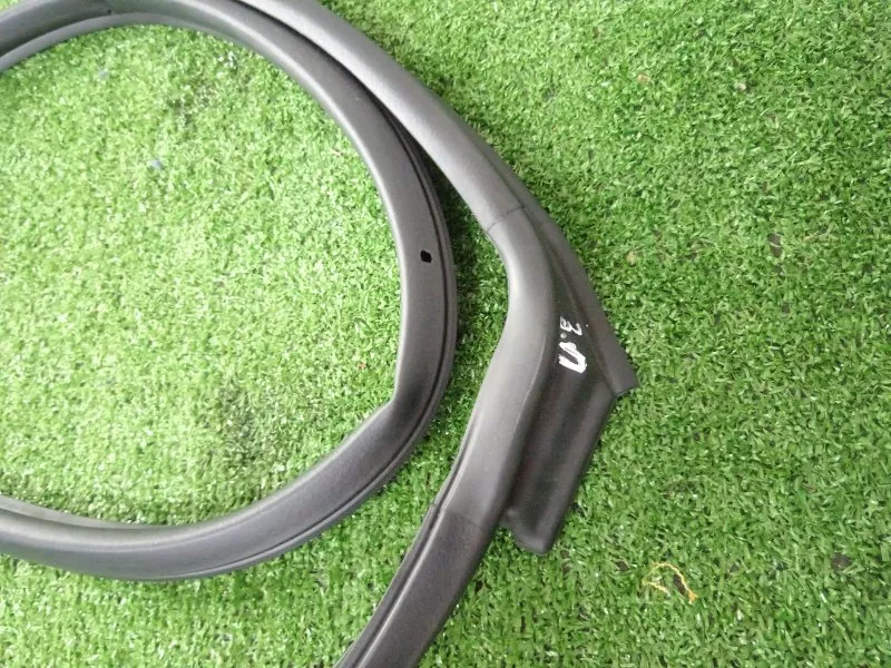 Уплотнитель двери