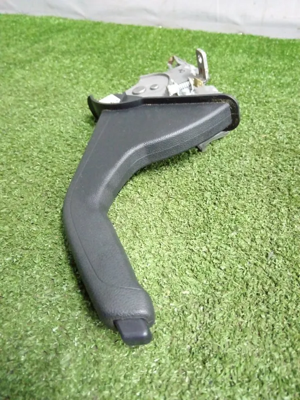 Рычаг стояночного тормоза