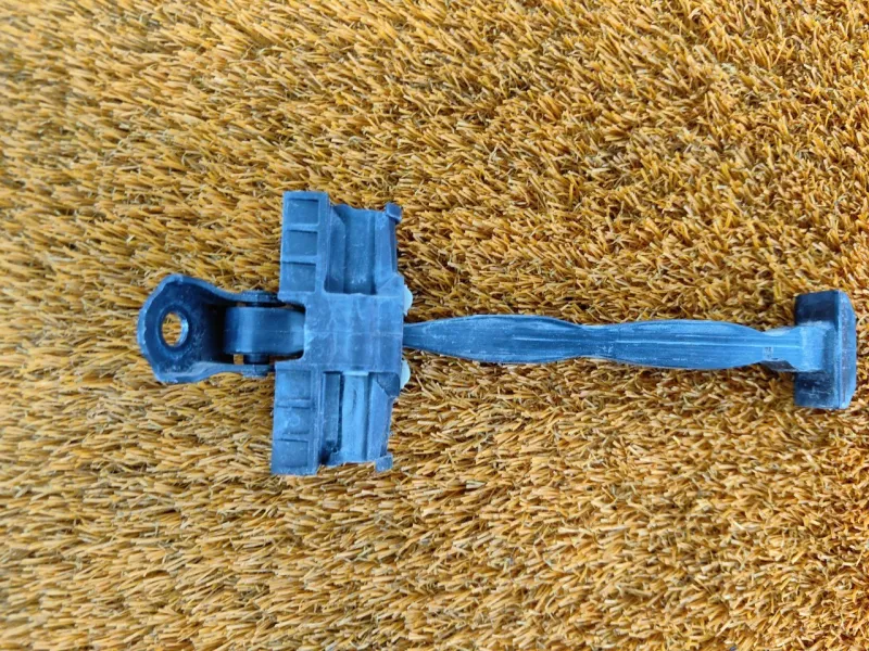 Ограничитель двери