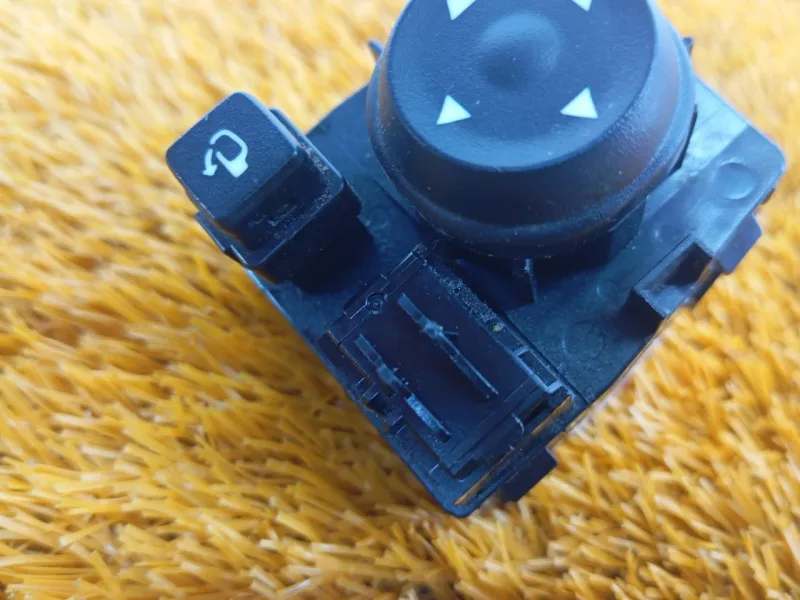 Блок управления зеркалами