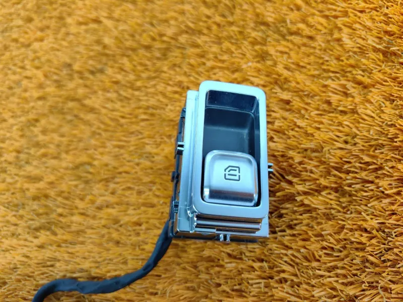 Кнопка стеклоподъемника