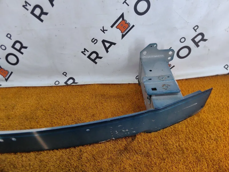 Усилитель бампера