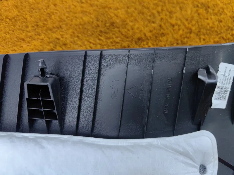 Накладка на стойку кузова