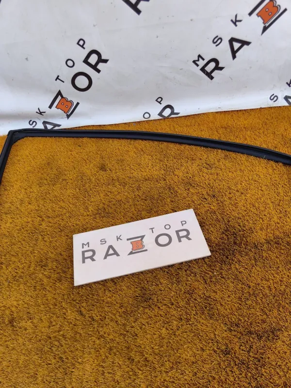 Уплотнитель стекла двери