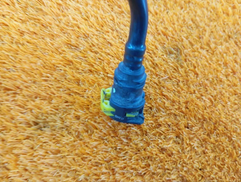 Трубка топливная