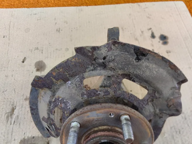 Кулак поворотный