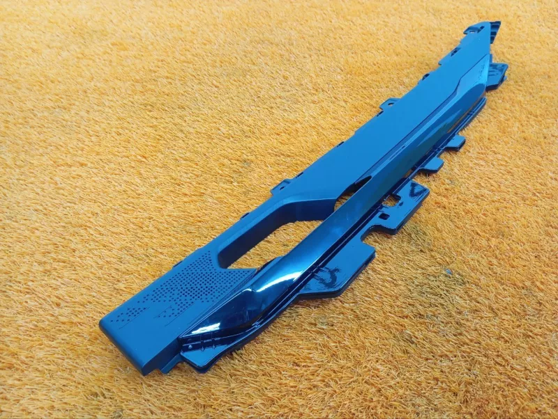 Накладка обшивки двери