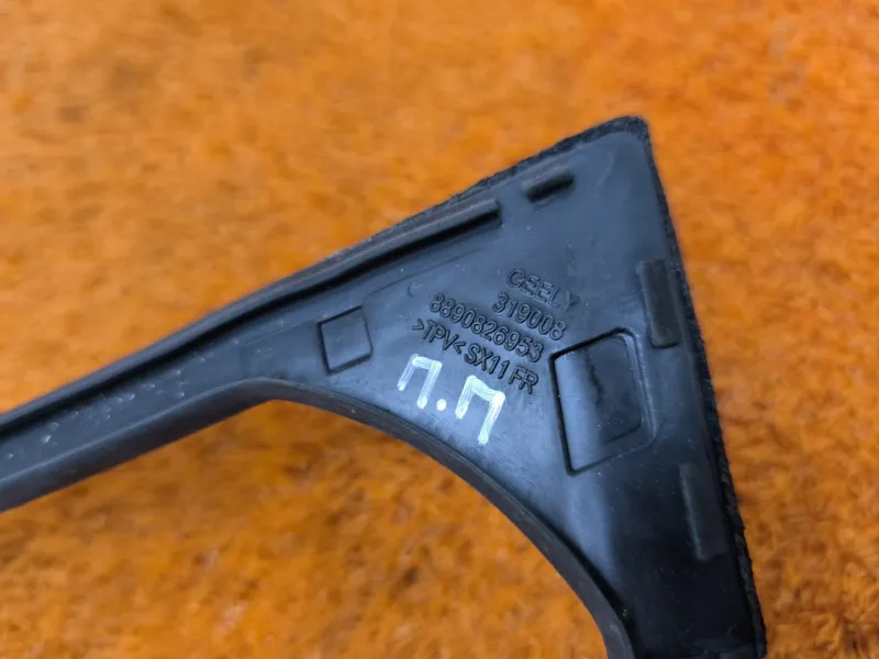 Уплотнитель стекла двери