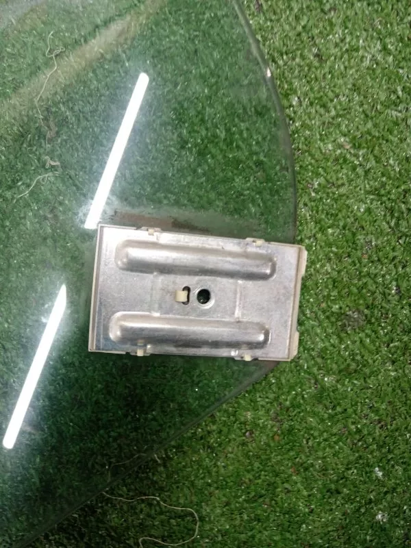 Стекло двери BMW 6-Series 2005 51337009710 E63/E64, переднее правое