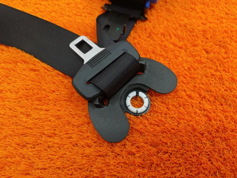 Ремень безопасности