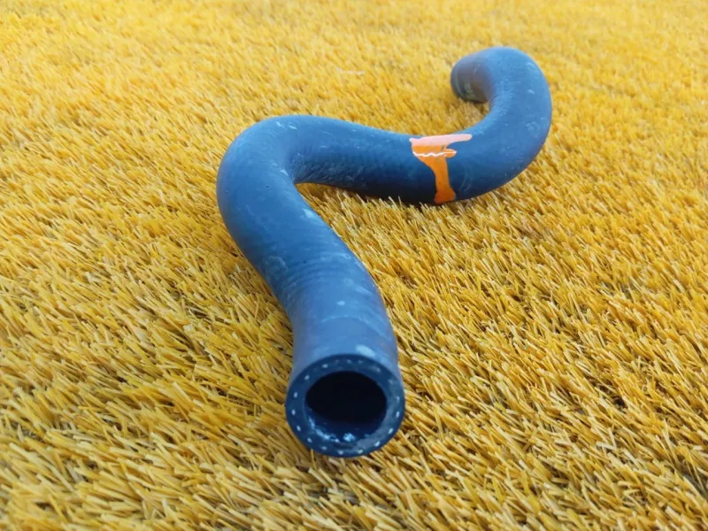 Патрубок радиатора