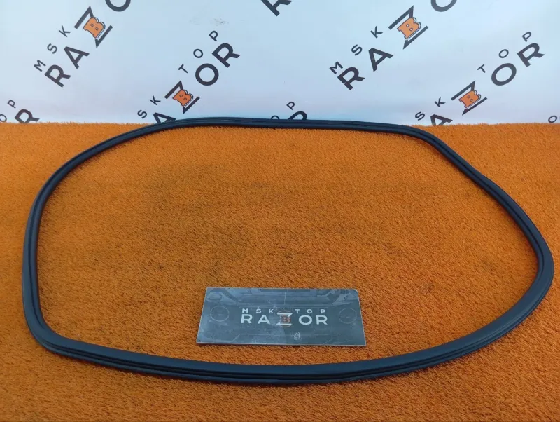 Уплотнитель проема двери (Уплотнитель кузова)