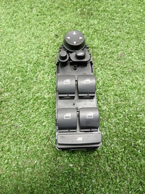 Блок управления стеклоподъемниками