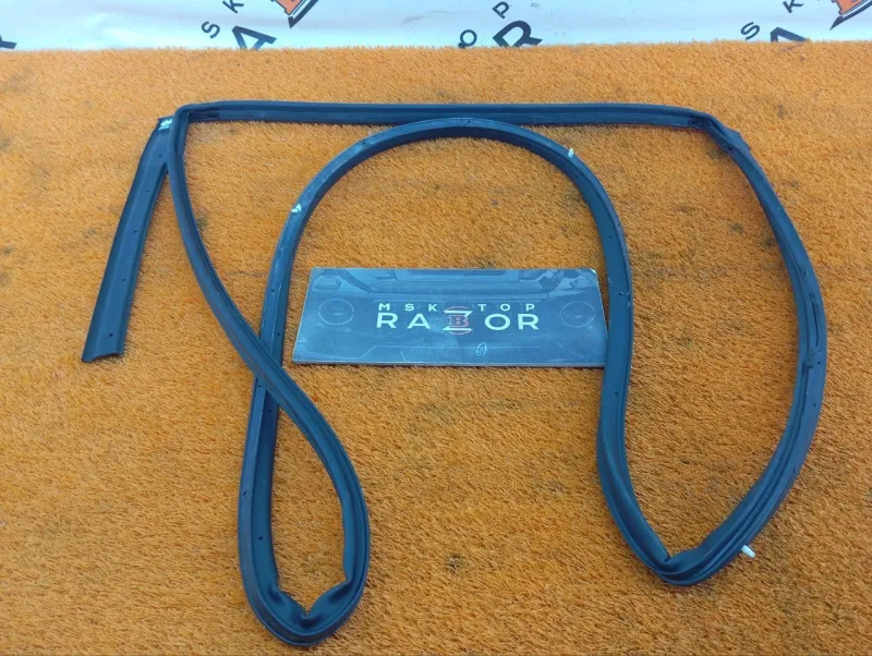 Уплотнитель двери