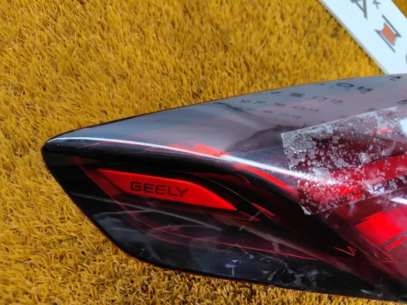 Фонарь задний