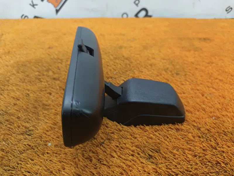 Зеркало заднего вида