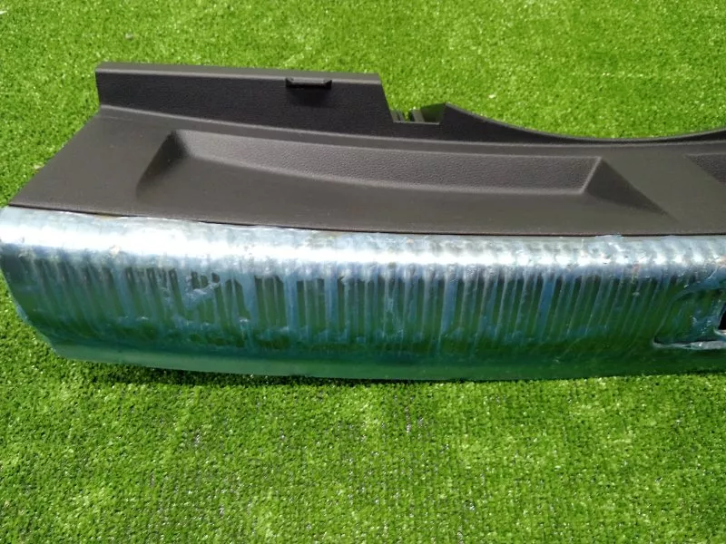 Накладка замка багажника